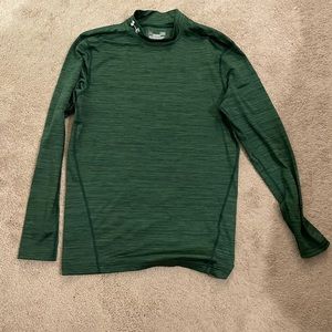 EUC Men’s Under Armour thermal shirt